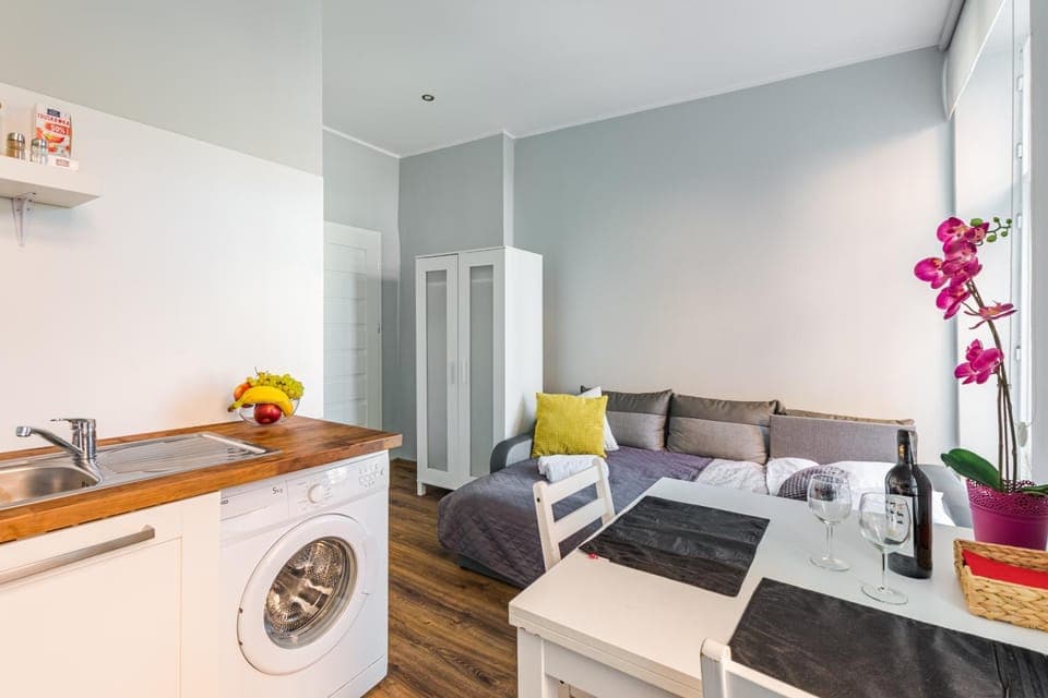 Bed, Kitchen or kitchenette