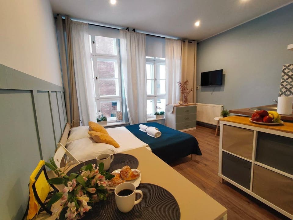 Bed, TV and multimedia, Photo of the whole room