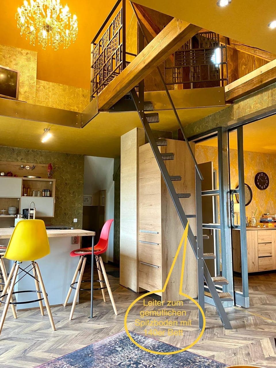 Kitchen or kitchenette, Seating area