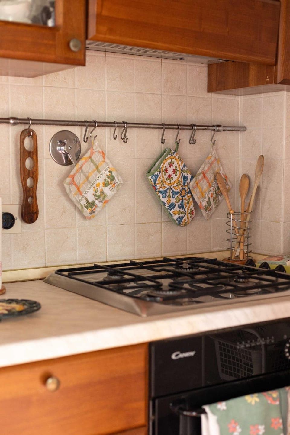 Kitchen or kitchenette, stove