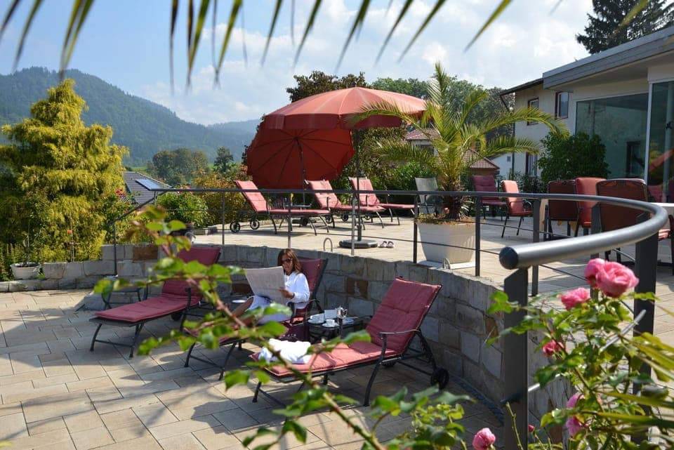 Property building, Balcony/Terrace, Swimming pool