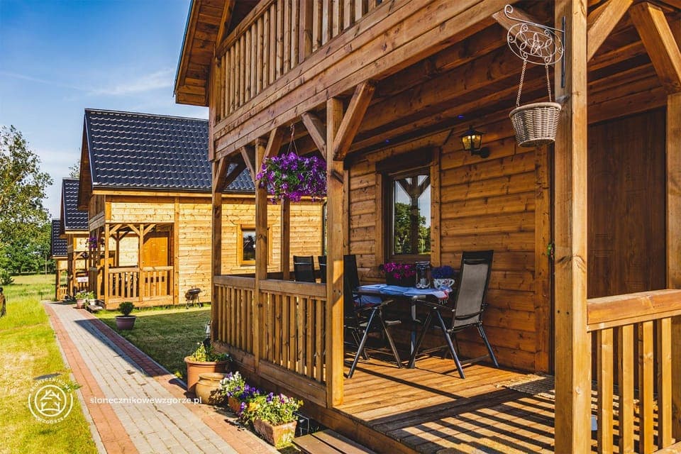 Property building, Patio, Facade/entrance, Spring, Day, Garden, Balcony/Terrace, Garden view