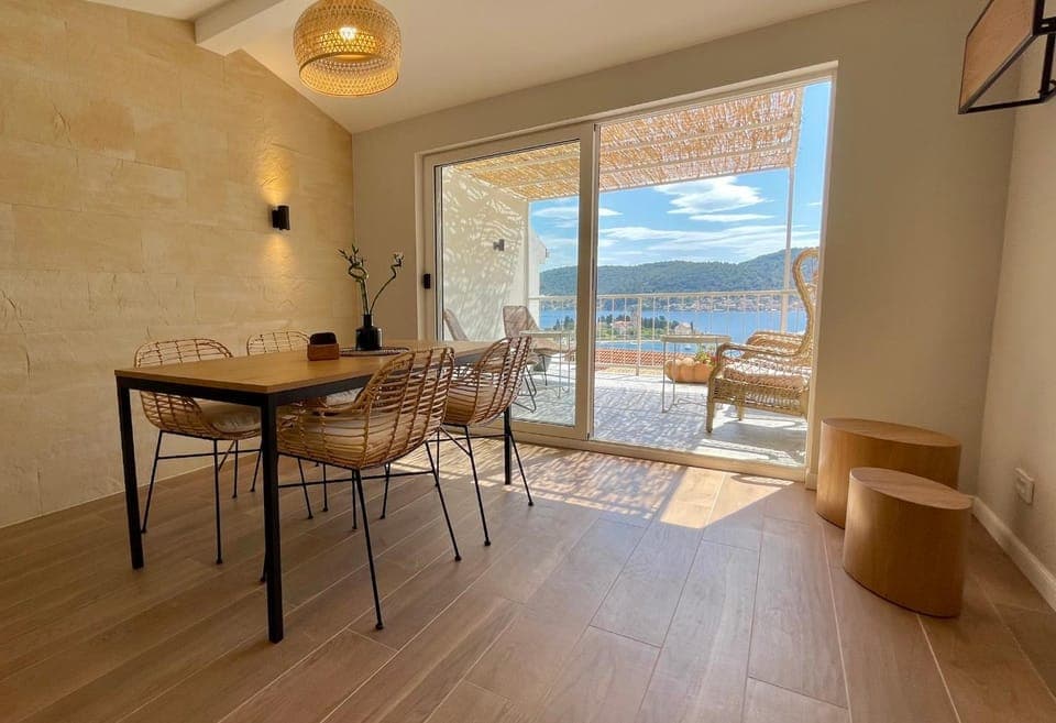 Dining area, Sea view