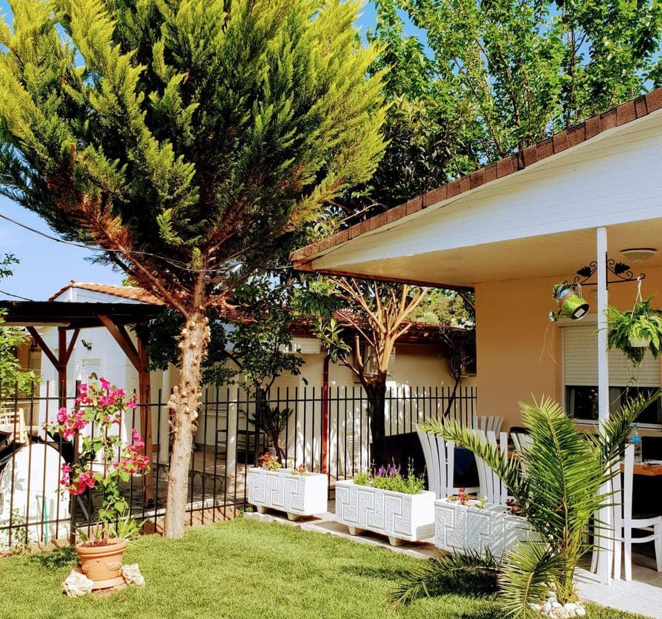 Property building, Patio, Garden