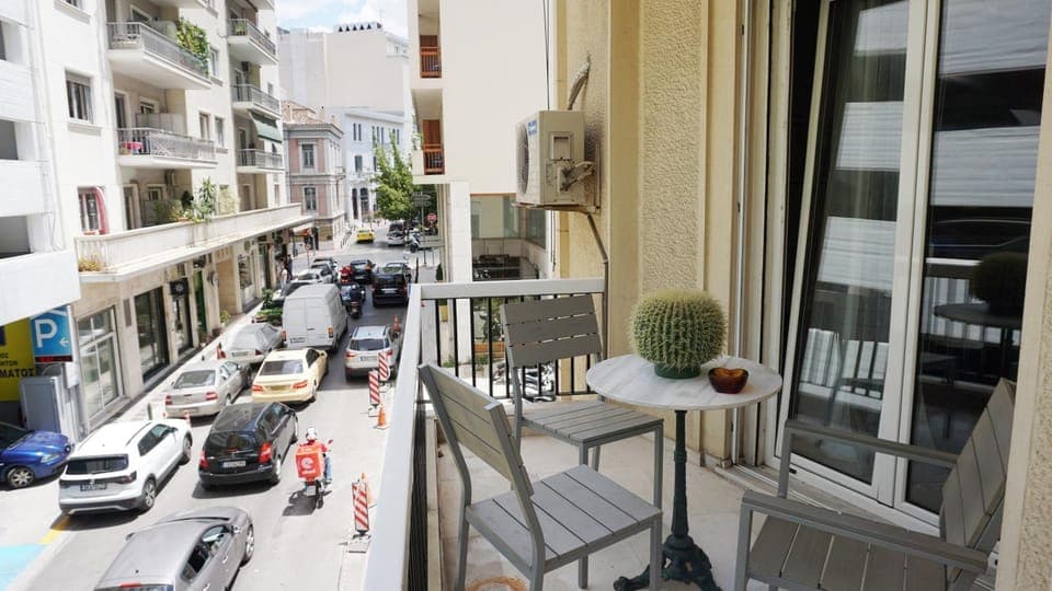Neighbourhood, Balcony/Terrace