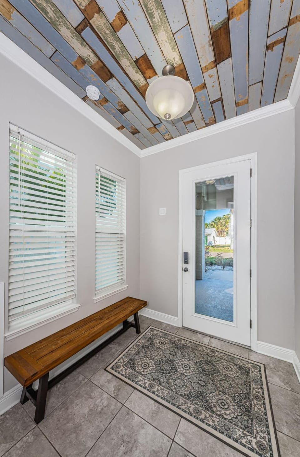 Tropical Treasure Beach Villa House in North Redington Beach