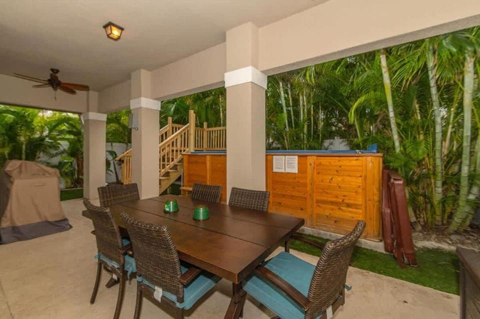 Tranquil Tarpon Cottage House in North Redington Beach