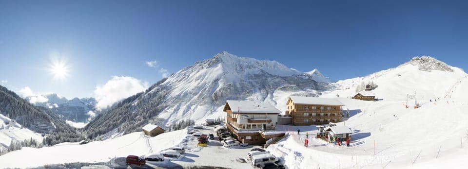 Facade/entrance, Natural landscape, Winter, Mountain view