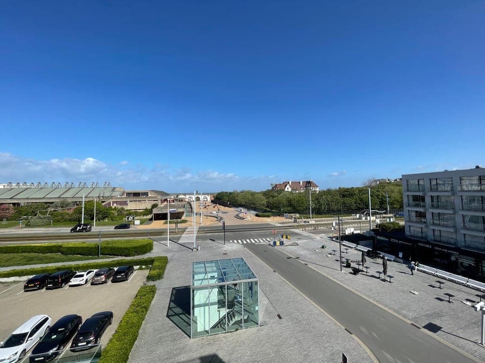 Neighbourhood, Street view