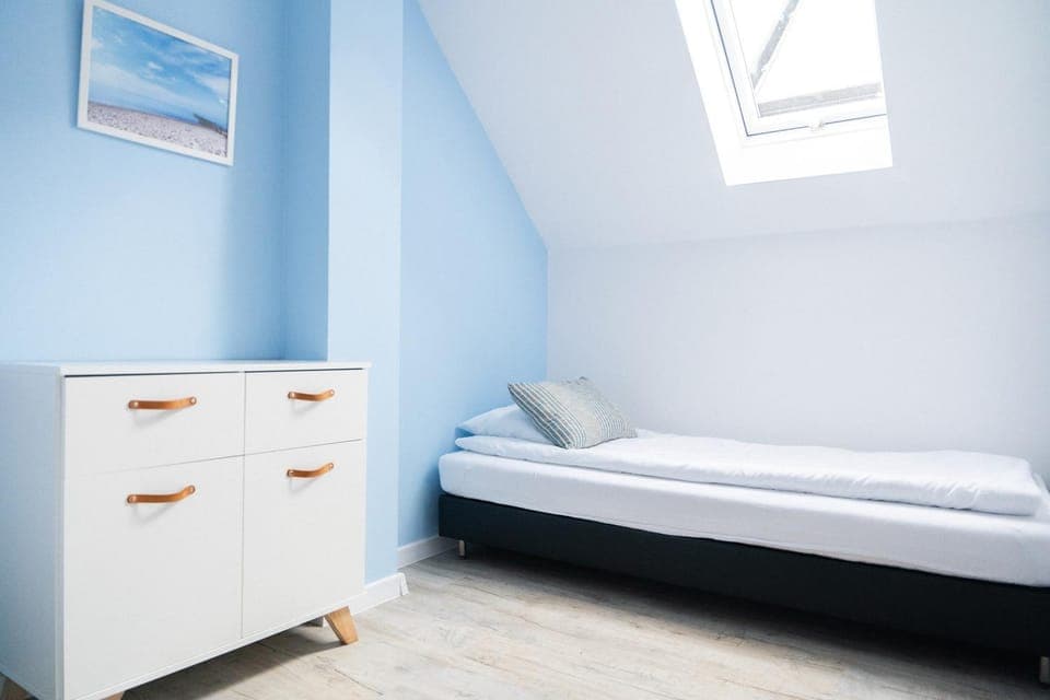 Bed, Photo of the whole room, Decorative detail, Bedroom, heating, wardrobe