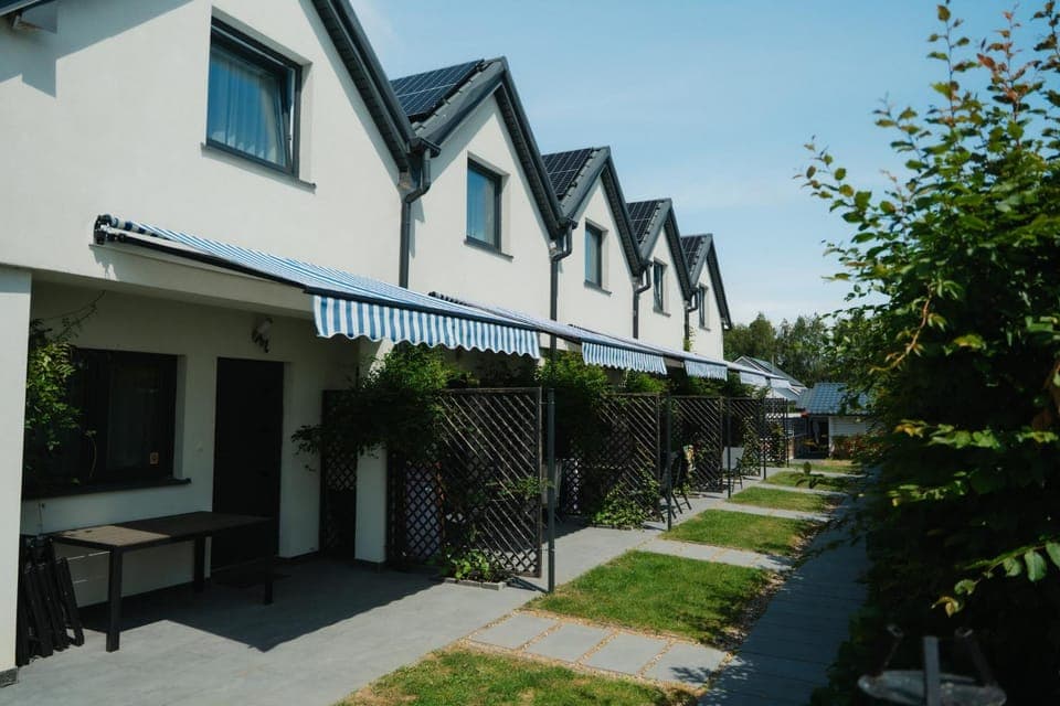 Property building, Day, Garden, Garden, Balcony/Terrace, Balcony/Terrace, Garden view, Garden view, furniture