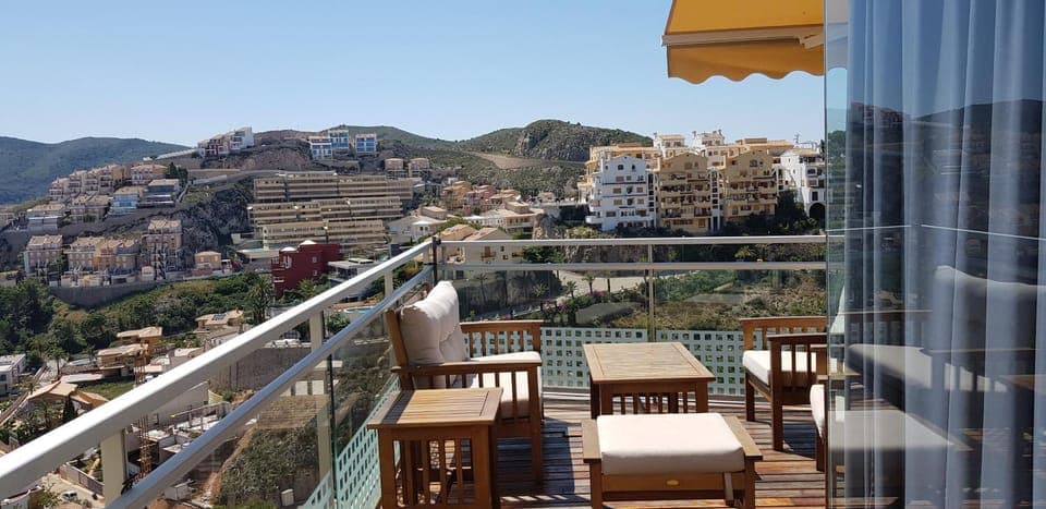 Balcony/Terrace, City view, Street view