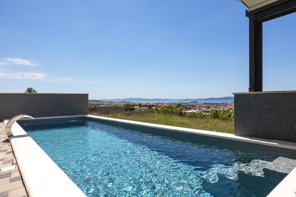 Pool view, Swimming pool