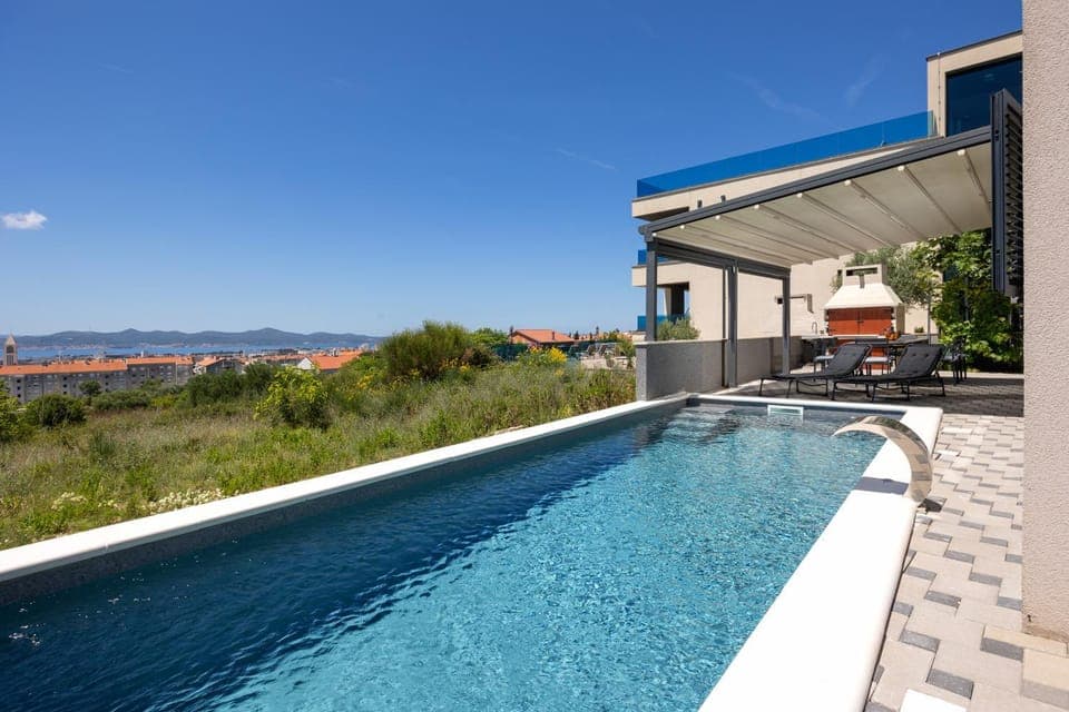 Pool view, Swimming pool