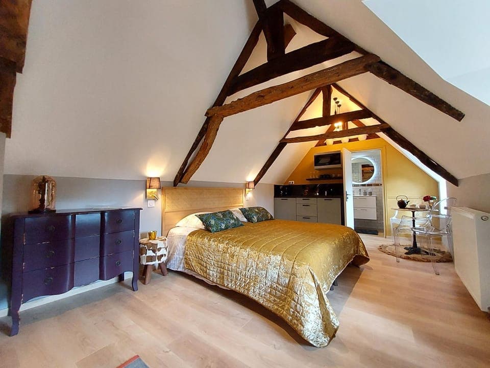 Photo of the whole room