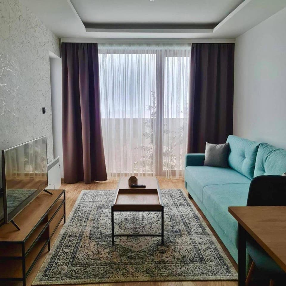 Communal lounge/ TV room, TV and multimedia, Living room, Seating area