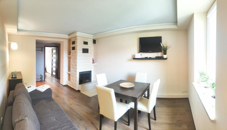 Communal lounge/ TV room, TV and multimedia, Living room, Seating area, Dining area, Evening entertainment