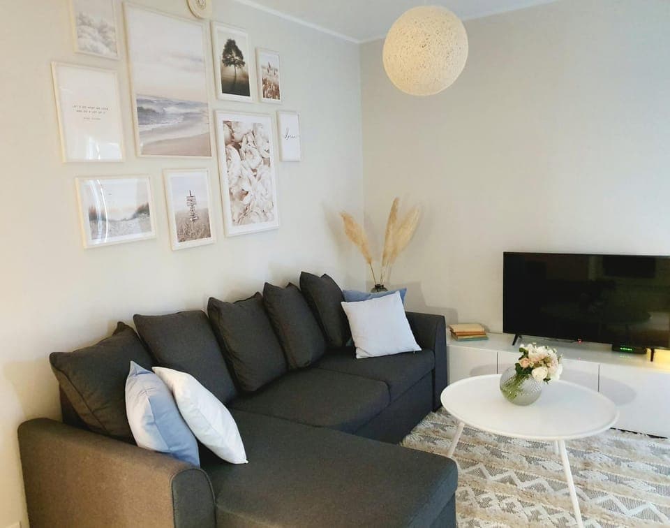 Communal lounge/ TV room, TV and multimedia, Living room, Photo of the whole room, Seating area
