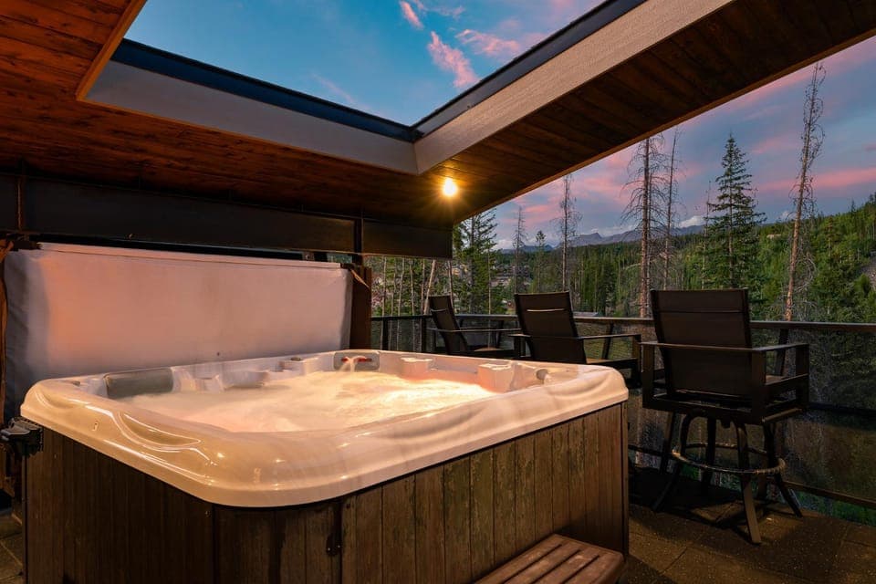 Patio, Hot Tub