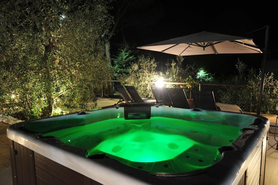 Spa and wellness centre/facilities, Swimming pool