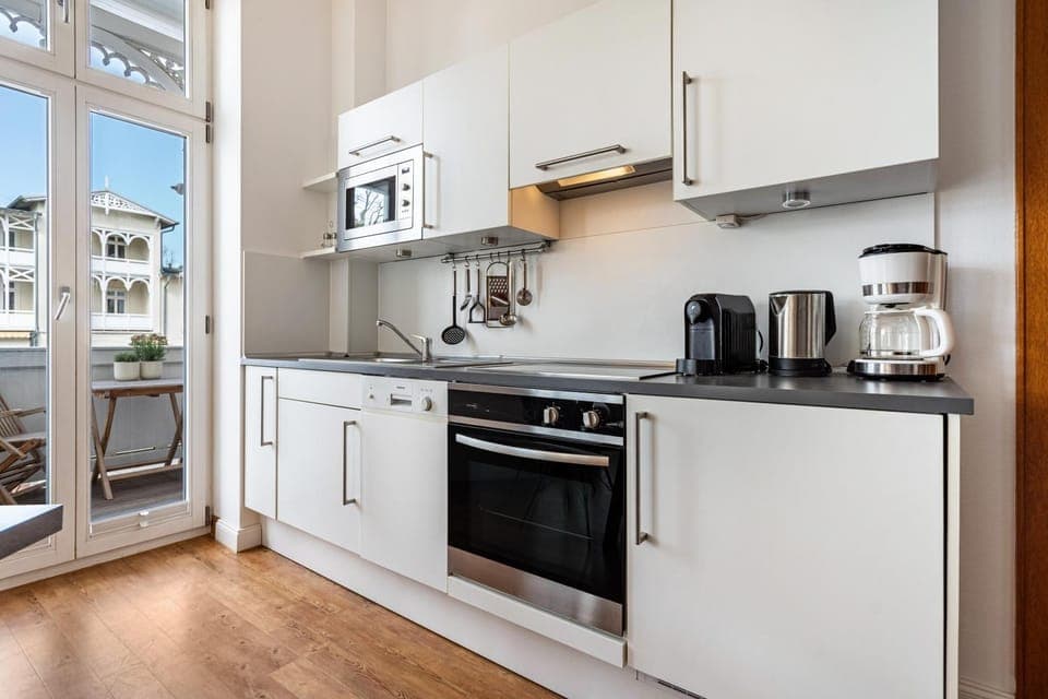 Kitchen or kitchenette, Living room