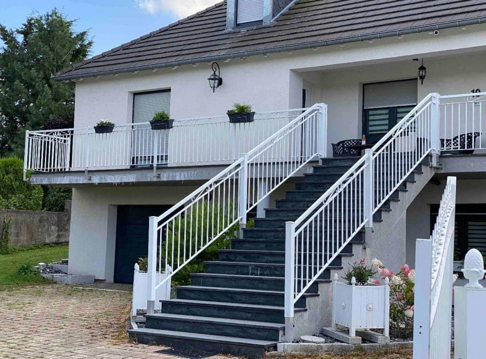 Property building, Balcony/Terrace