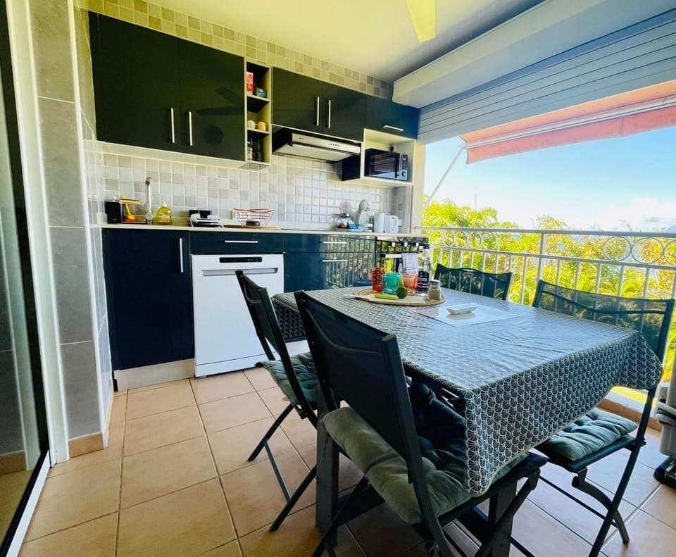 Appartement vue mer, piscine, dans quartier prisé de Gosier Apartment in Le Gosier