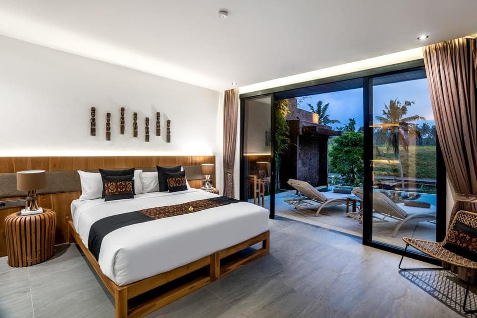 Bed, View (from property/room), Photo of the whole room, Bedroom, sunbed, air conditioner