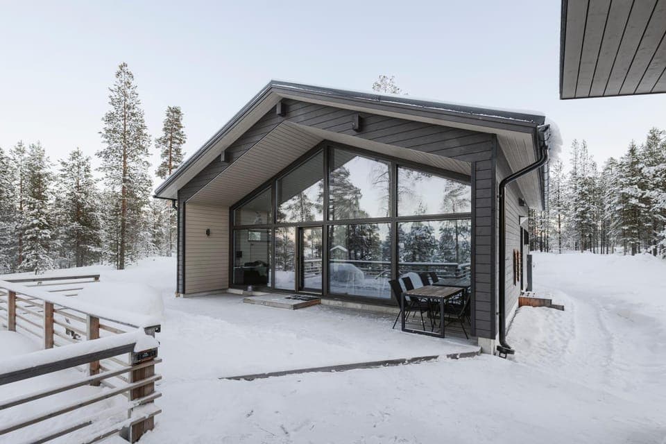 Property building, Day, Natural landscape, Winter, Balcony/Terrace, Location