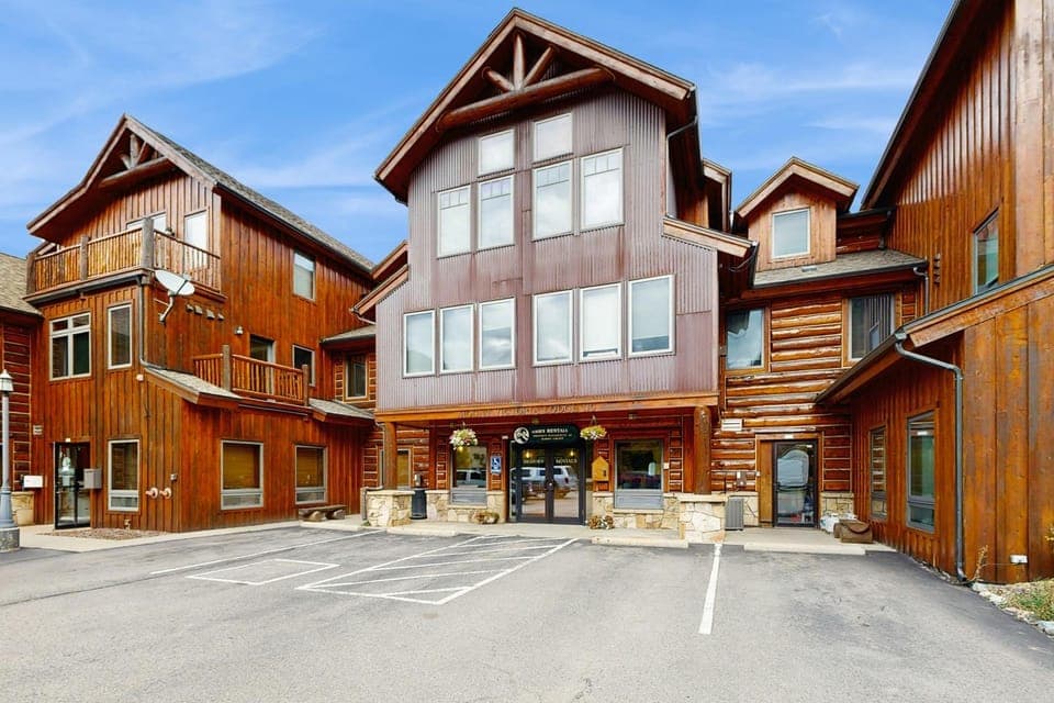 Mountain Retreat on 1st Apartment in Frisco