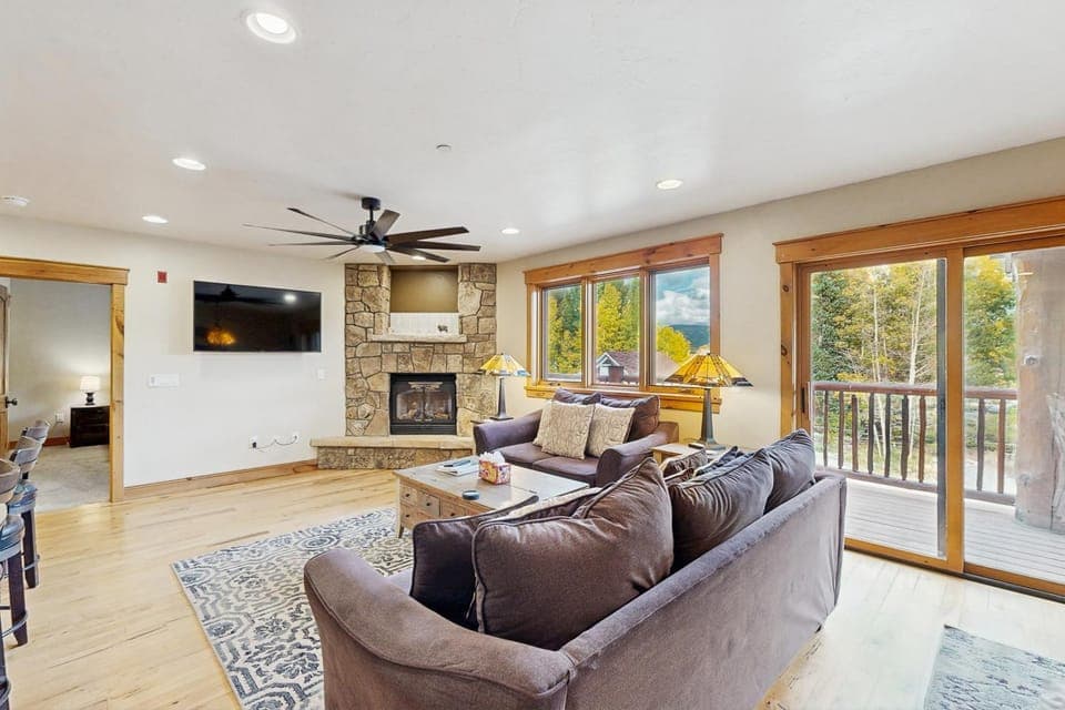 Mountain Retreat on 1st Apartment in Frisco