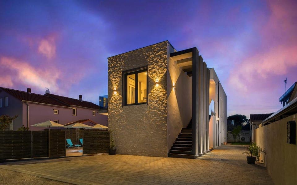 Property building, Facade/entrance, Sunset