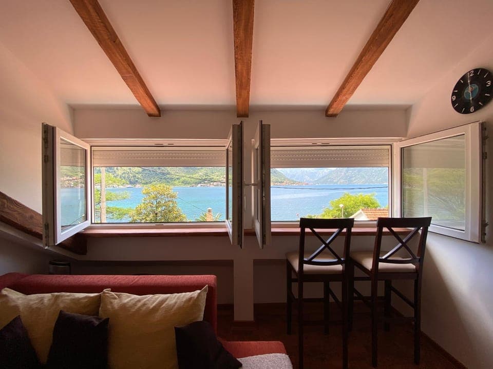 Living room, Mountain view, Sea view