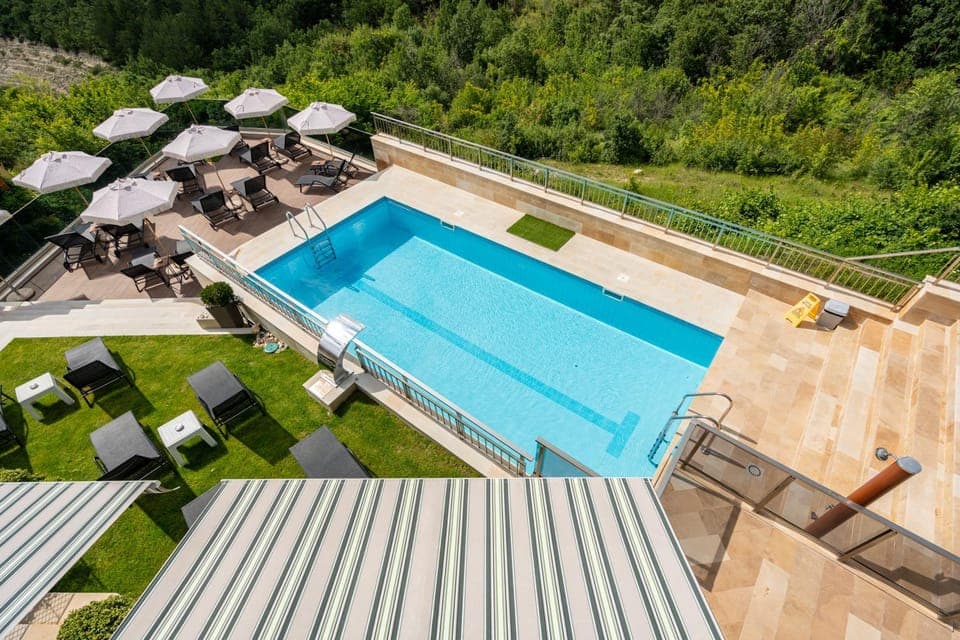 Day, Balcony/Terrace, Pool view, Swimming pool, sunbed