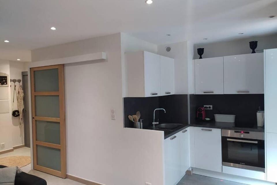 Kitchen or kitchenette