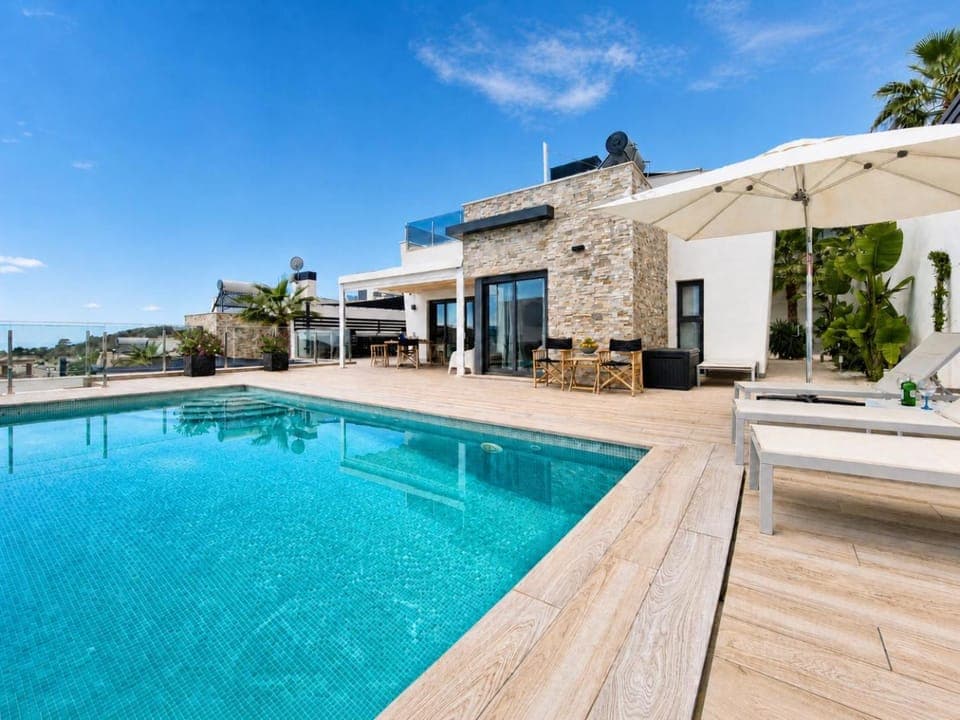 Property building, Sea view, Swimming pool, sunbed
