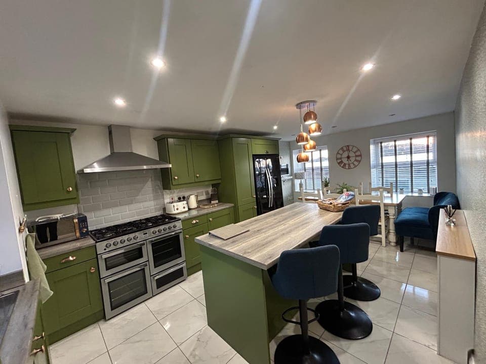 Dining area, kitchen