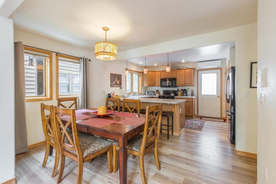 1490OAK Grandview Condo House in Ouray