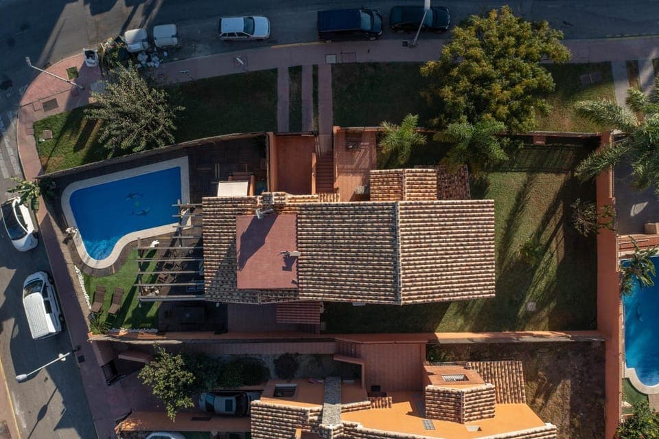 Property building, Day, Bird's eye view, Pool view, Swimming pool