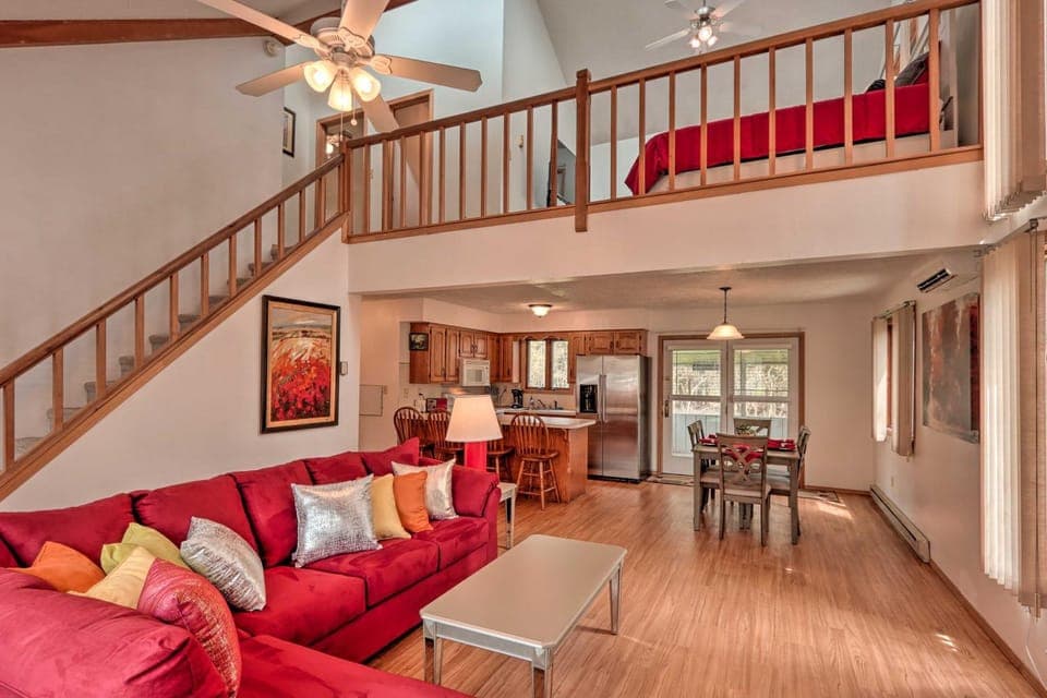 7 Mi to Big Boulder Mountain: Poconos Escape! House in Tunkhannock Township