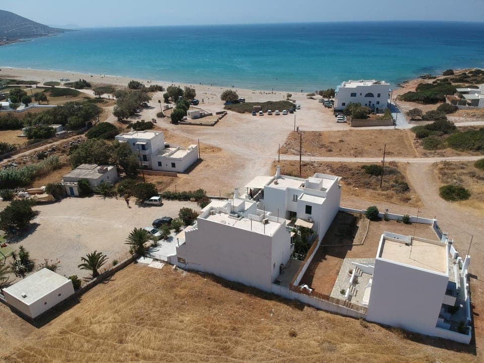 Property building, Day, Neighbourhood, Natural landscape, Bird's eye view, Summer, Beach, Sea view