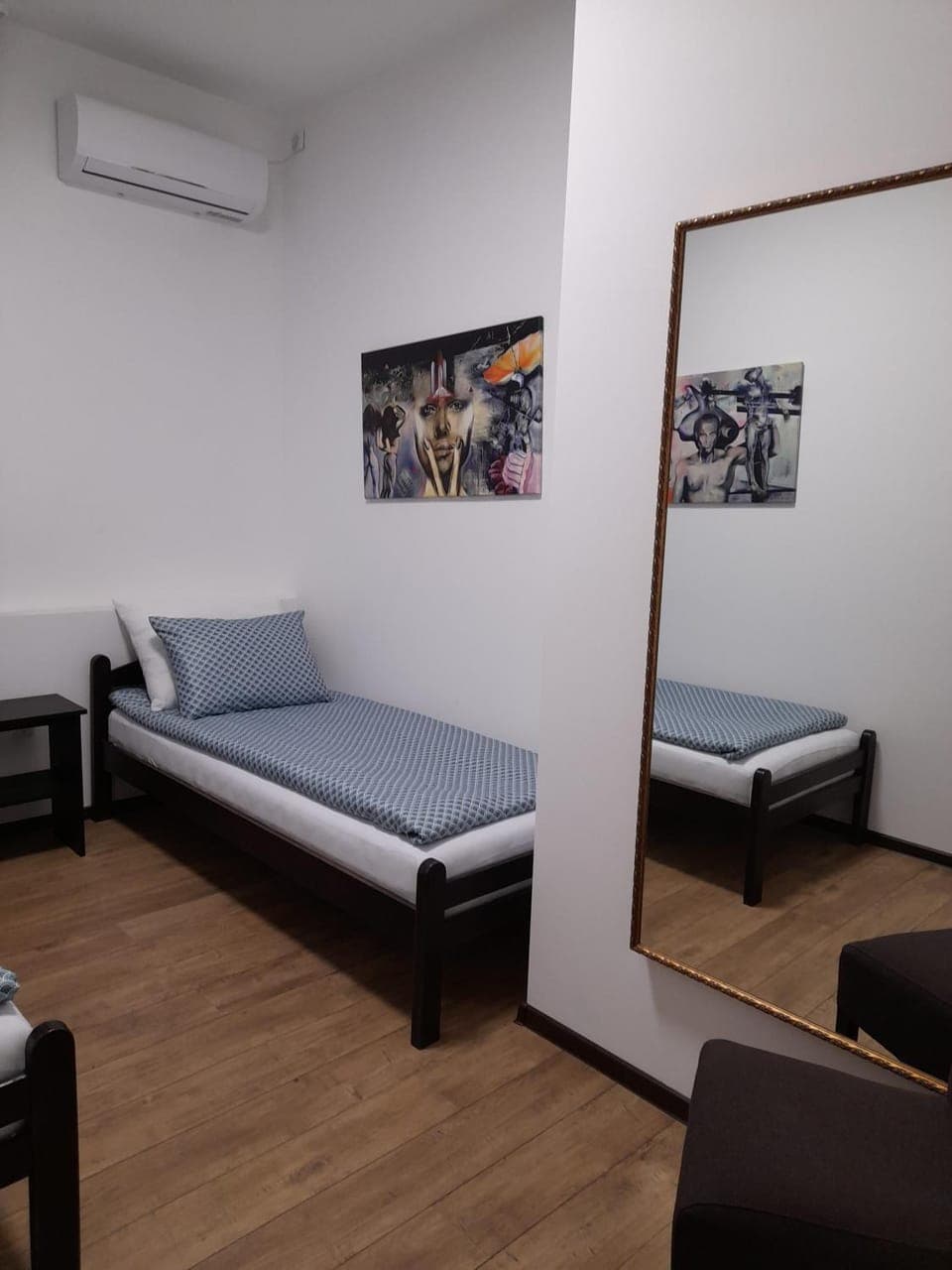 Bed, Decorative detail, Bedroom