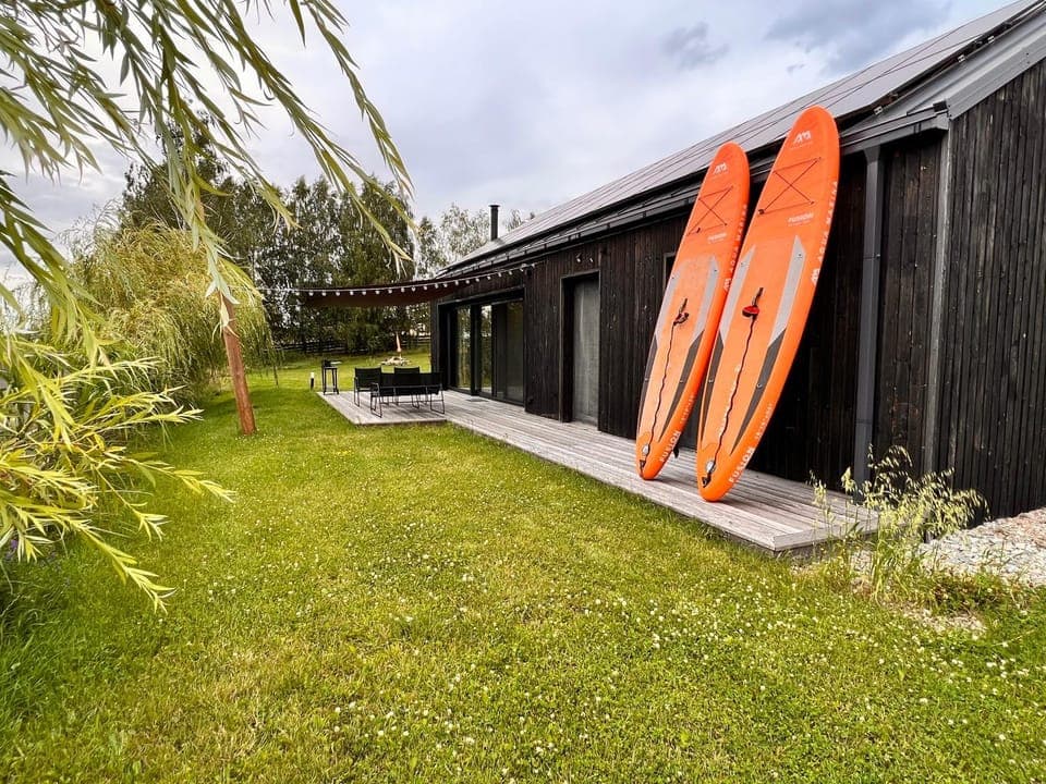 Property building, Spring, Day, Garden, Garden view