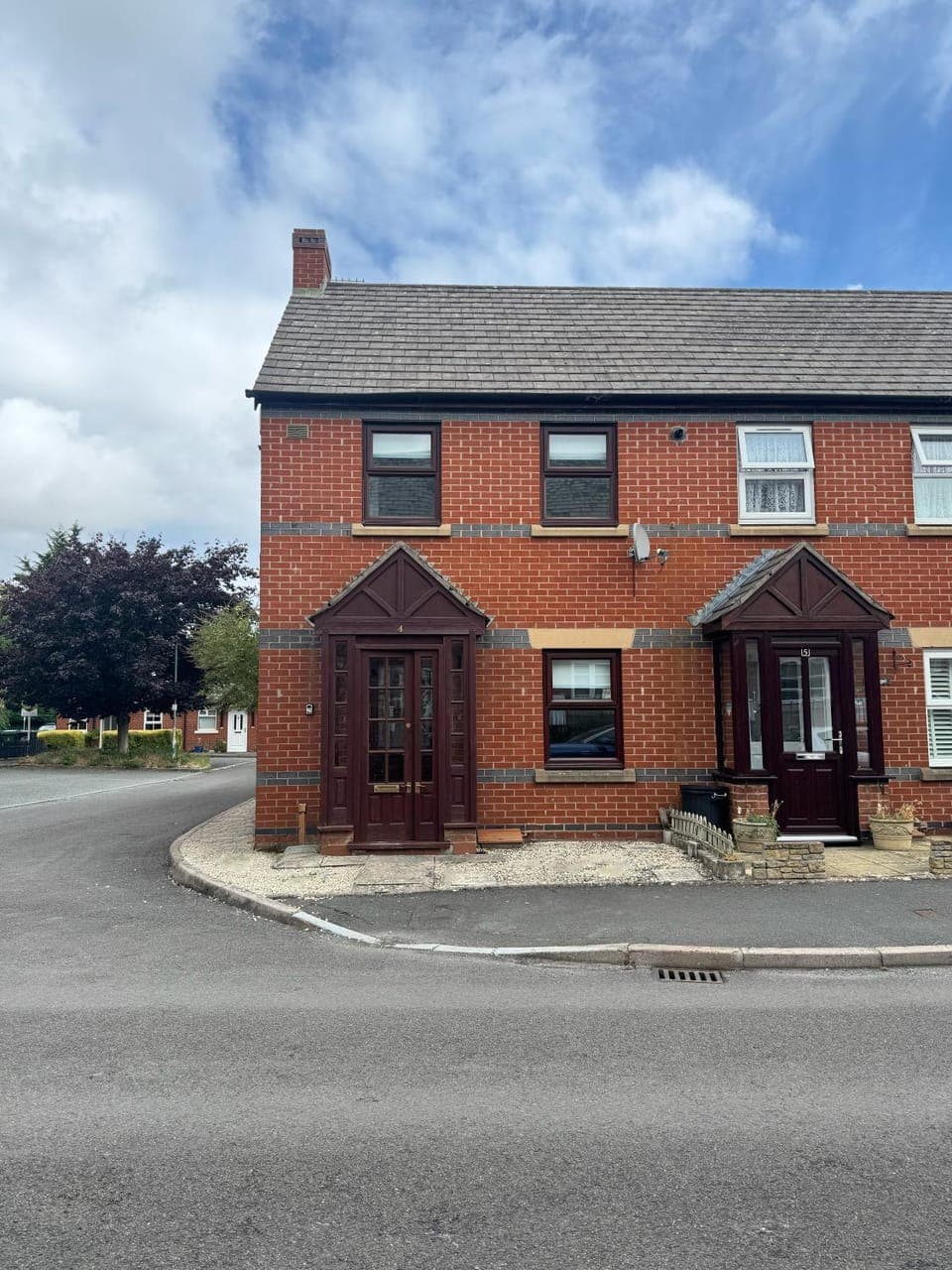 Property building, Day, Neighbourhood, Street view