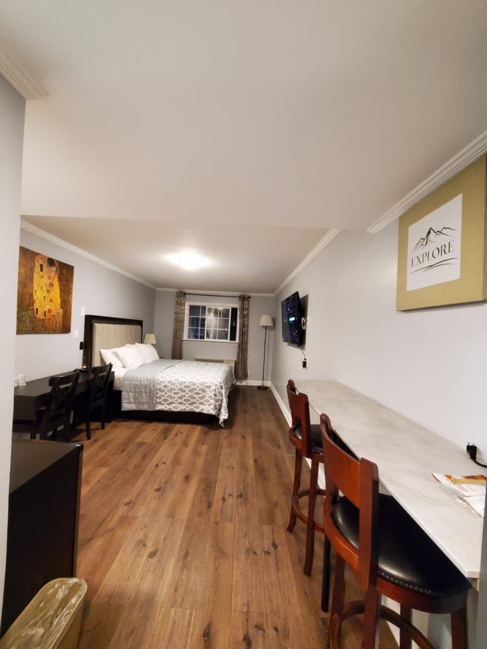 Photo of the whole room