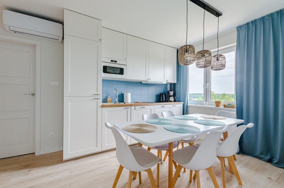 Kitchen or kitchenette, Dining area, minibar, stove