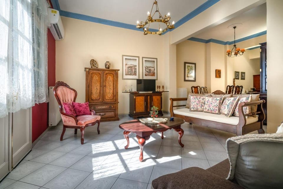 Living room, Seating area