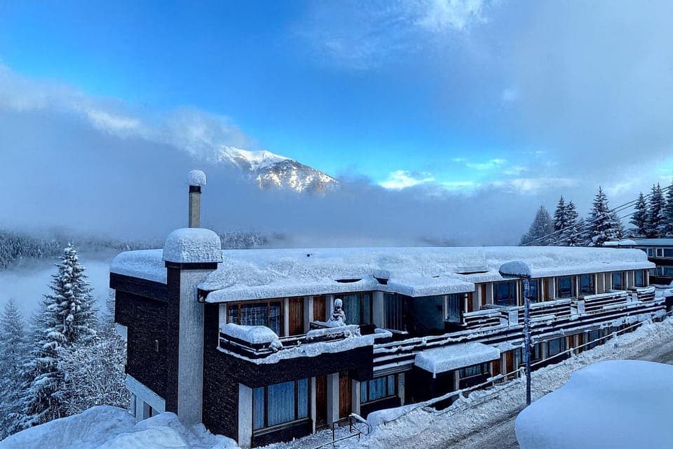 Property building, Winter