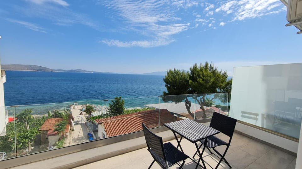Day, Balcony/Terrace, Seating area, Mountain view, Sea view