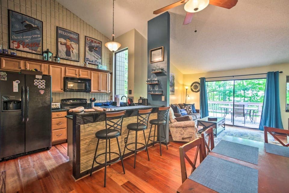 Cozy Wintergreen Resort Condo: Walk to Ski Lifts! House in Massies Mill